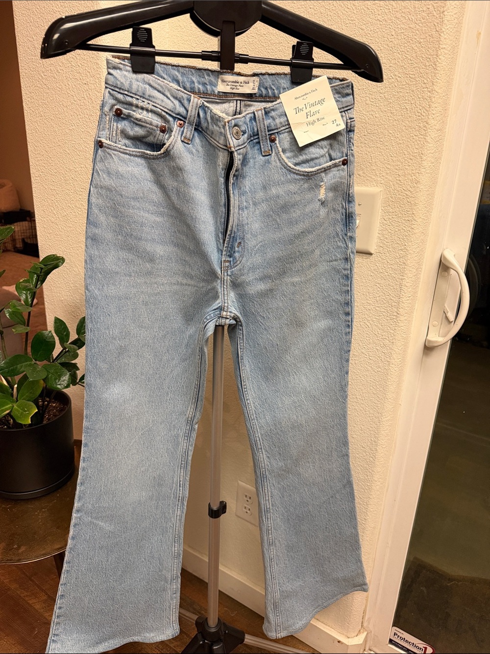 Abercrombie & Fitch High Rise Vintage Flare Jeans Light Wash 27/4 NWT